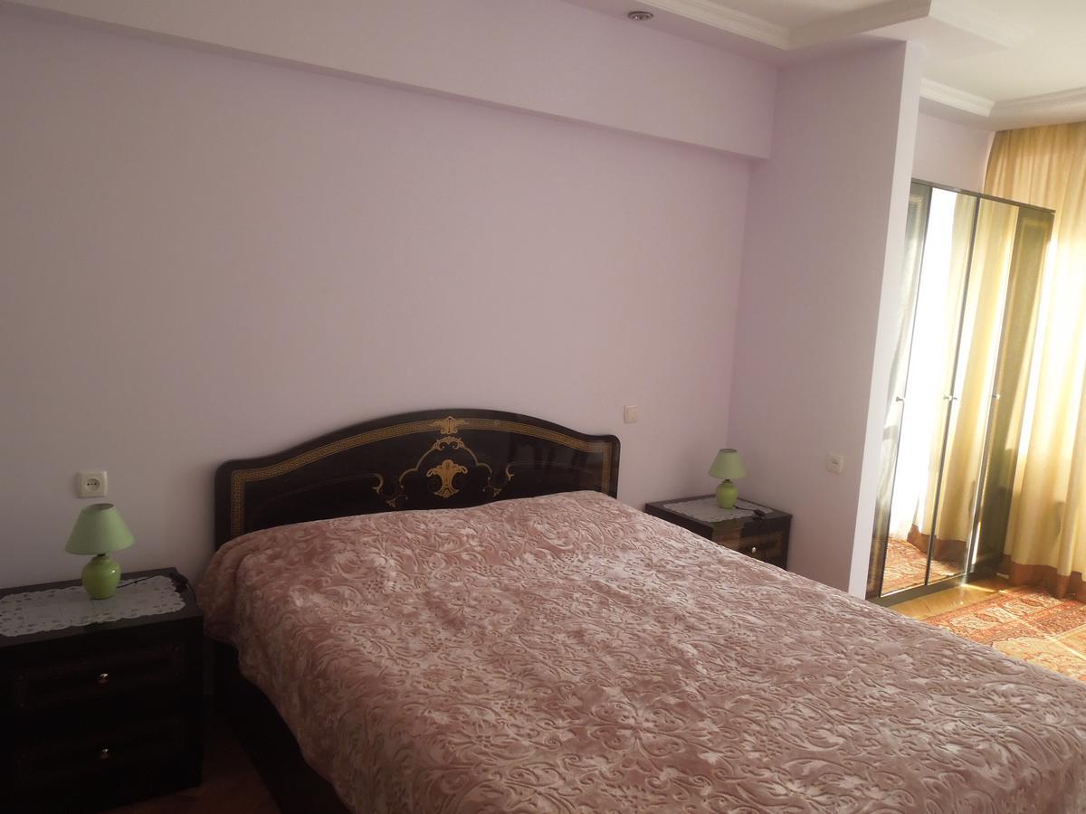 Nellie'S Apartment Batumi Eksteriør bilde